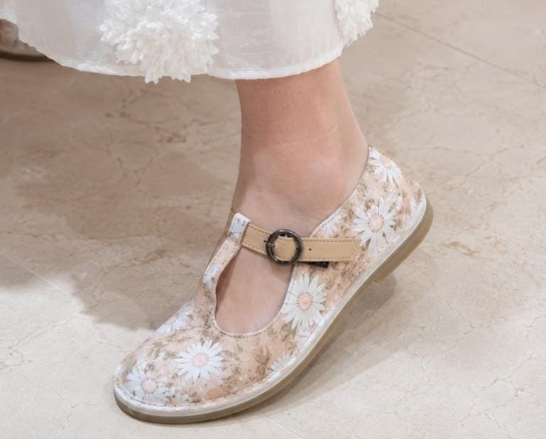 Womens Vellies