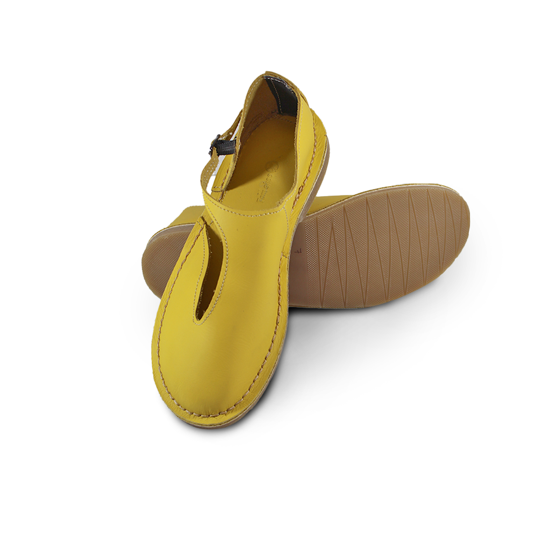 Chic Cut Leather Pumps - Yellow