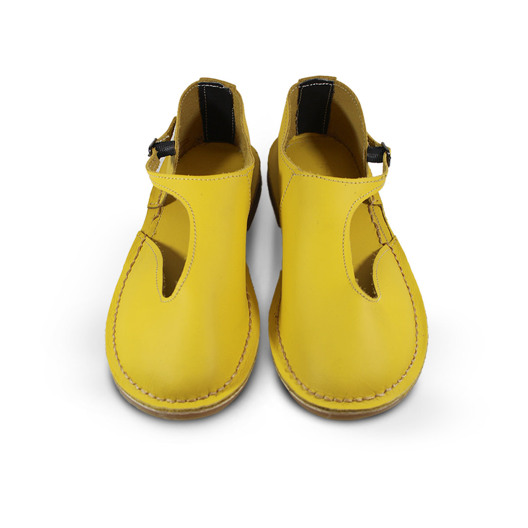 Chic Cut Leather Pumps - Yellow