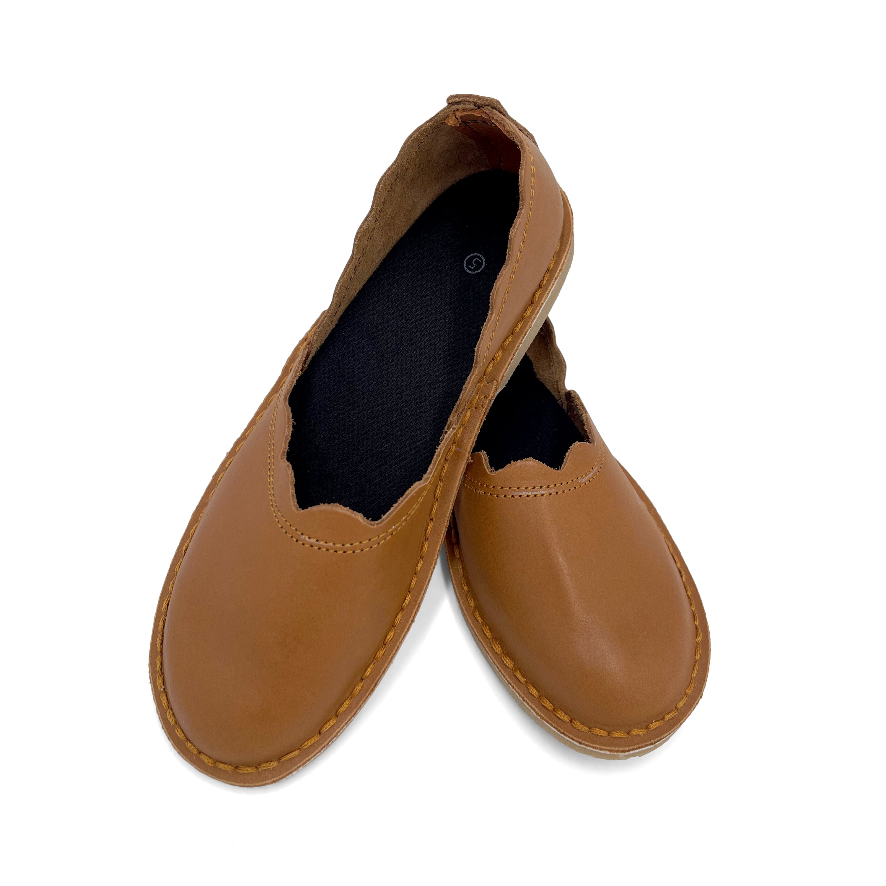 Curved Vellie Pumps