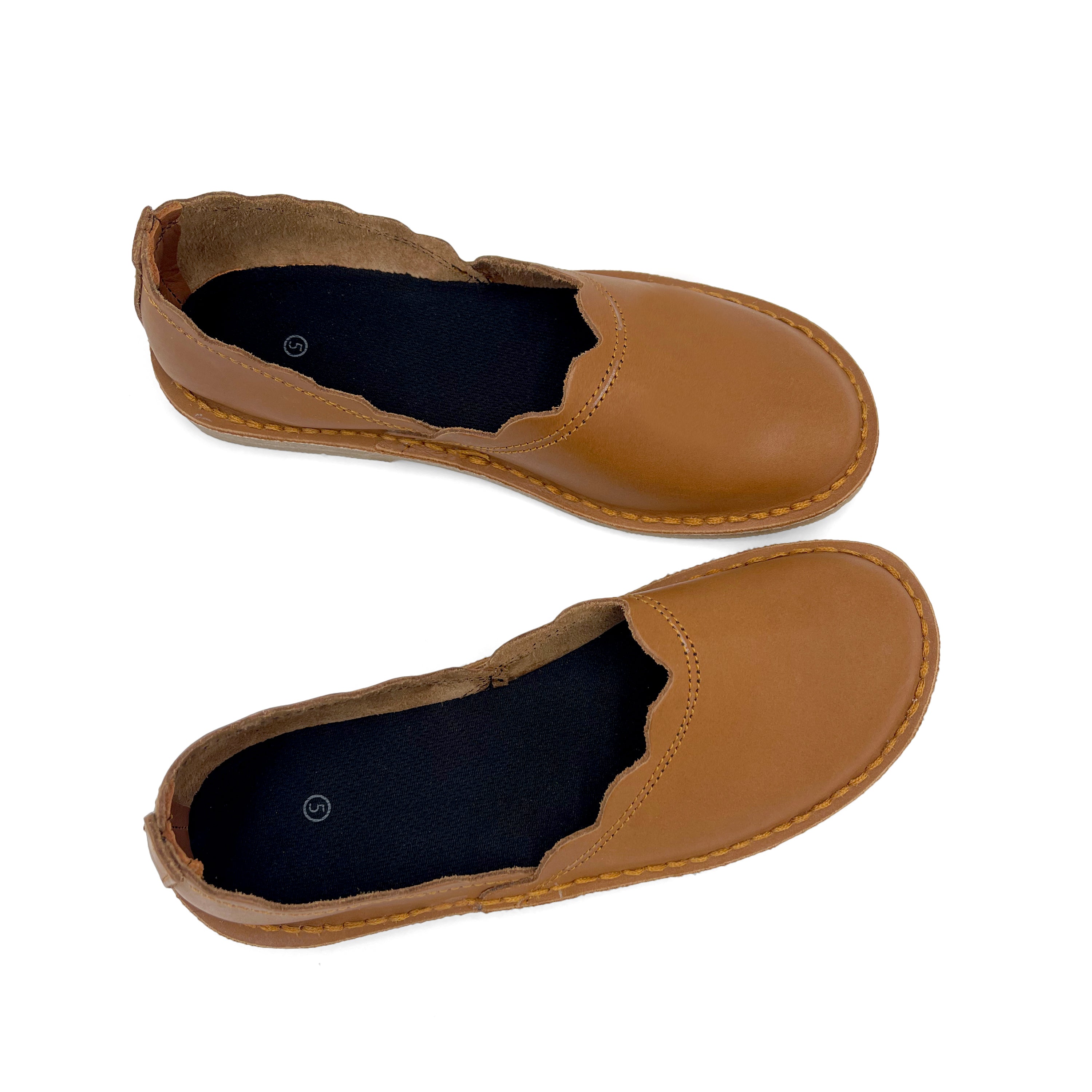 Curved Vellie Pumps