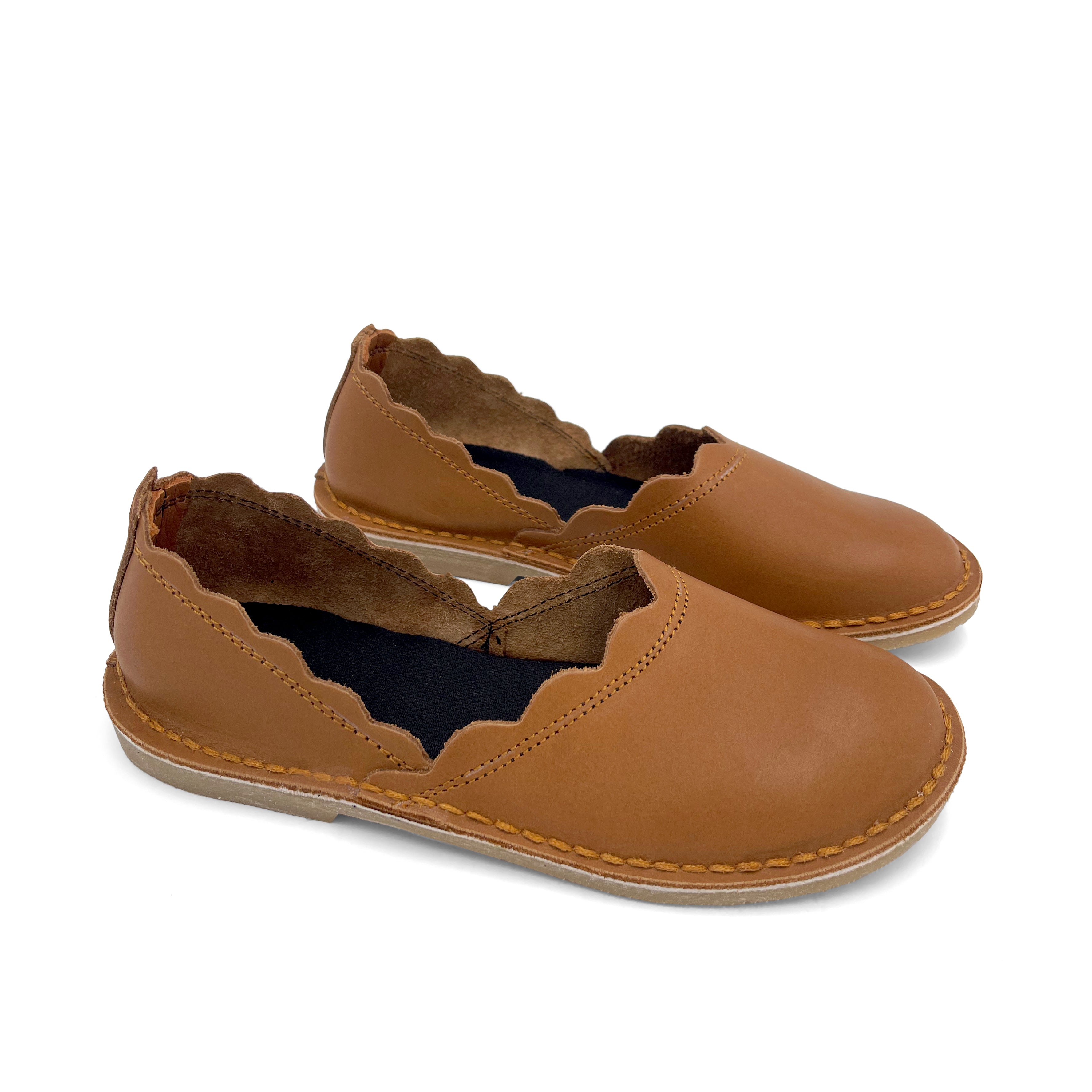 Curved Vellie Pumps