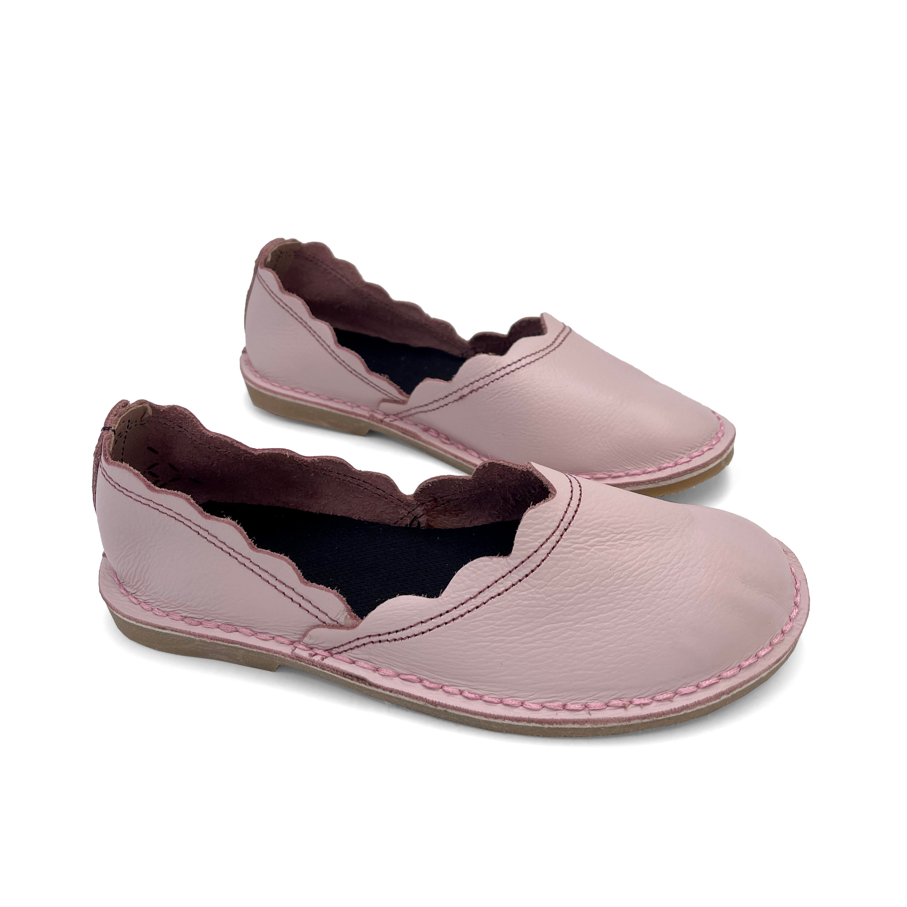 Curved Vellie Pumps