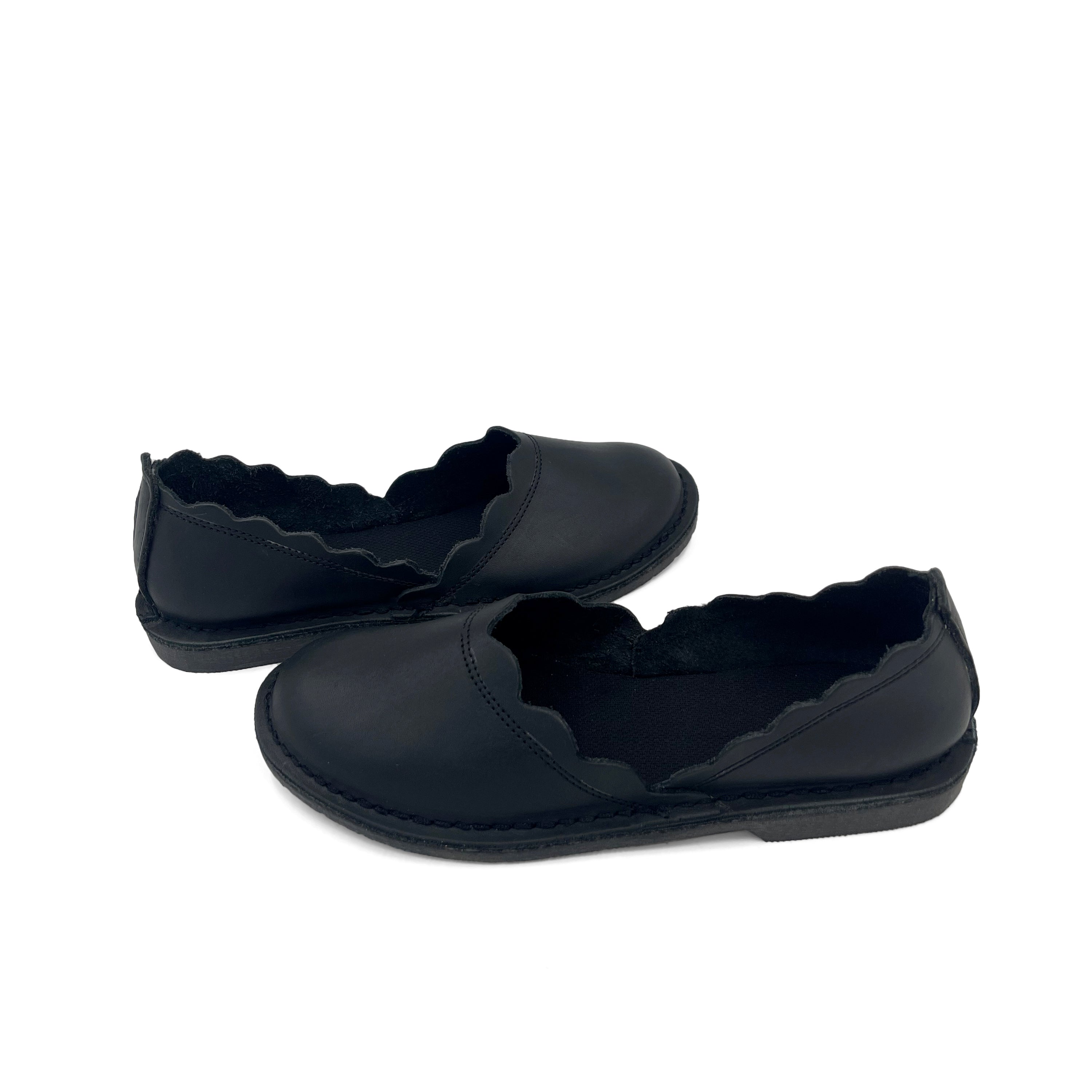 Curved Vellie Pumps