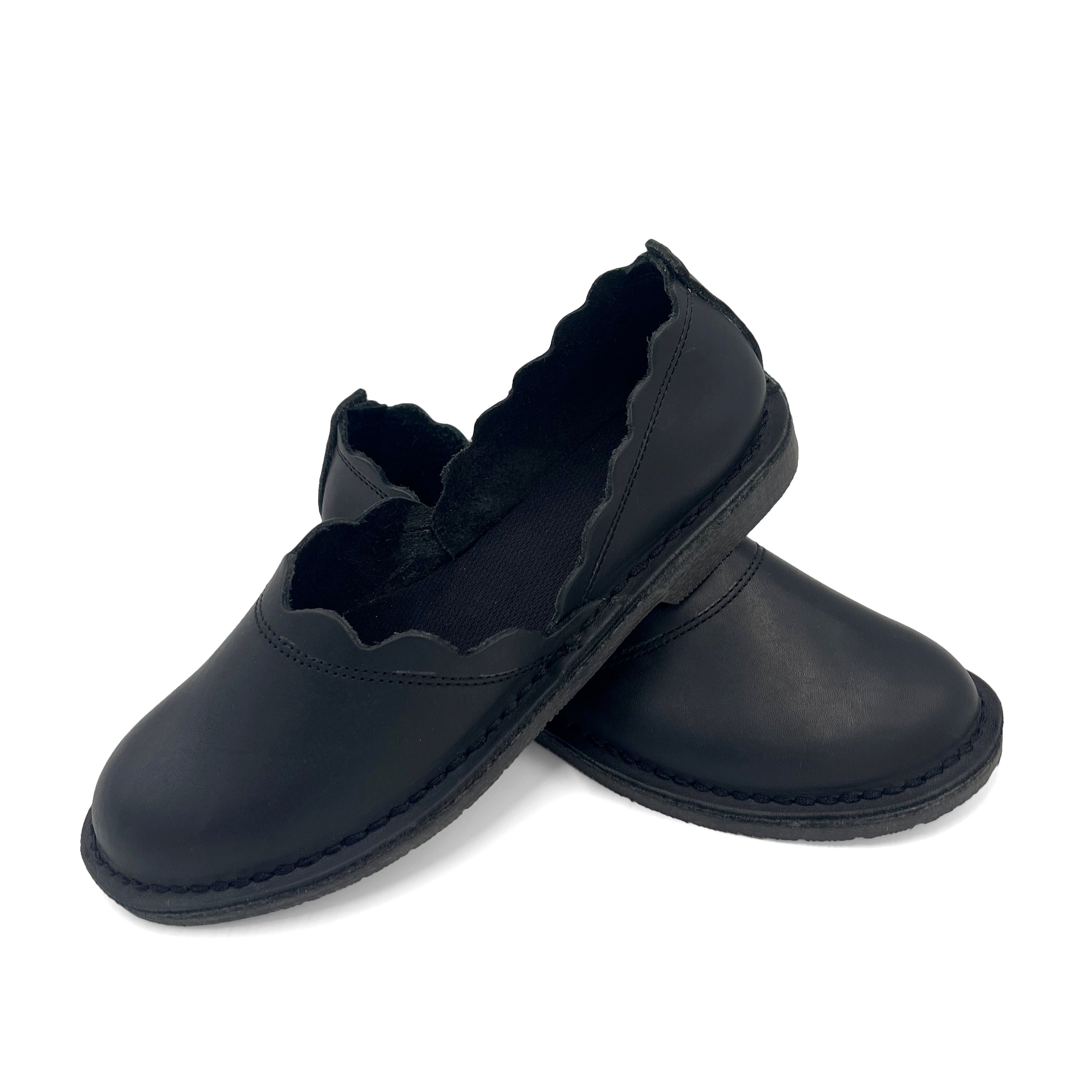 Curved Vellie Pumps
