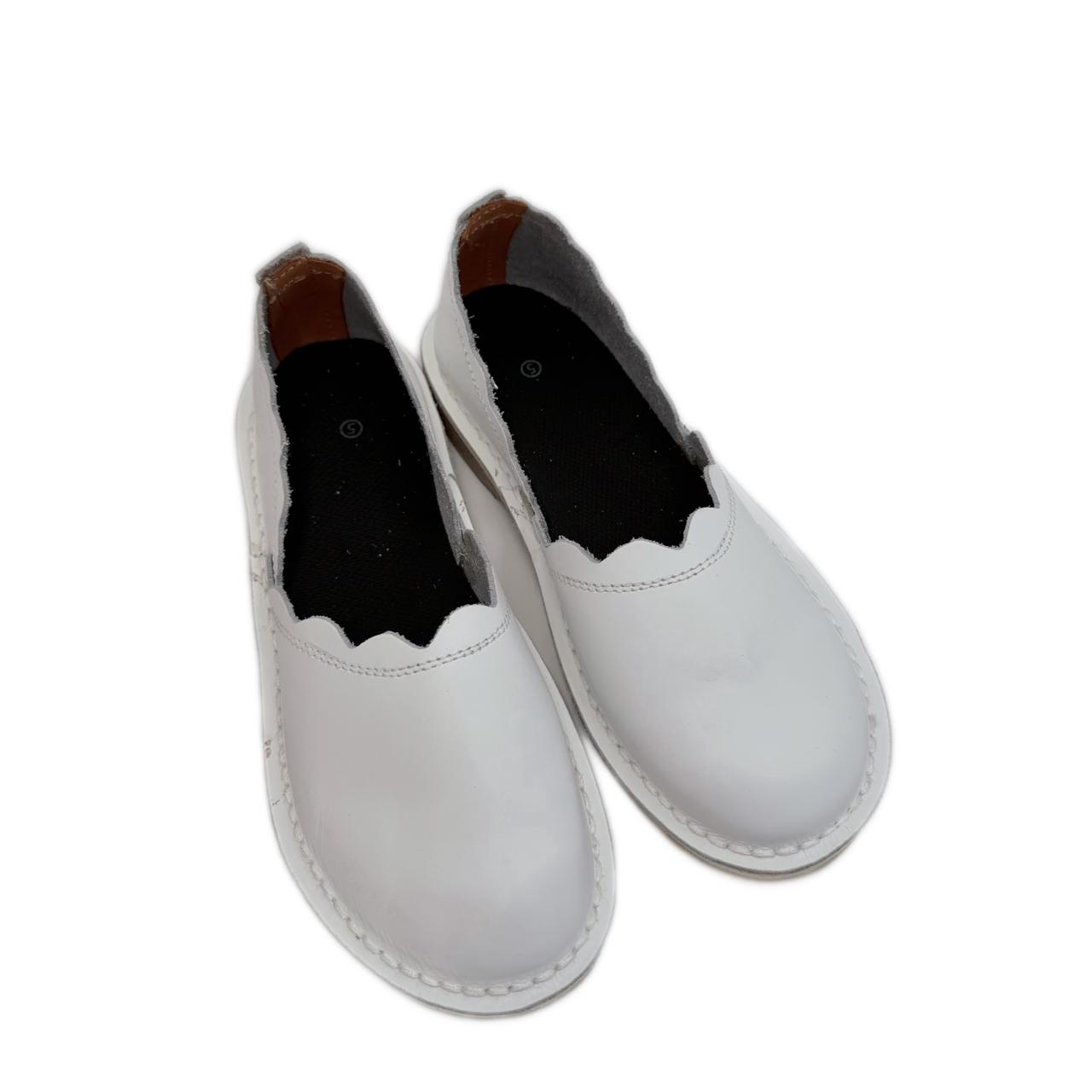 Curved Vellie Pumps