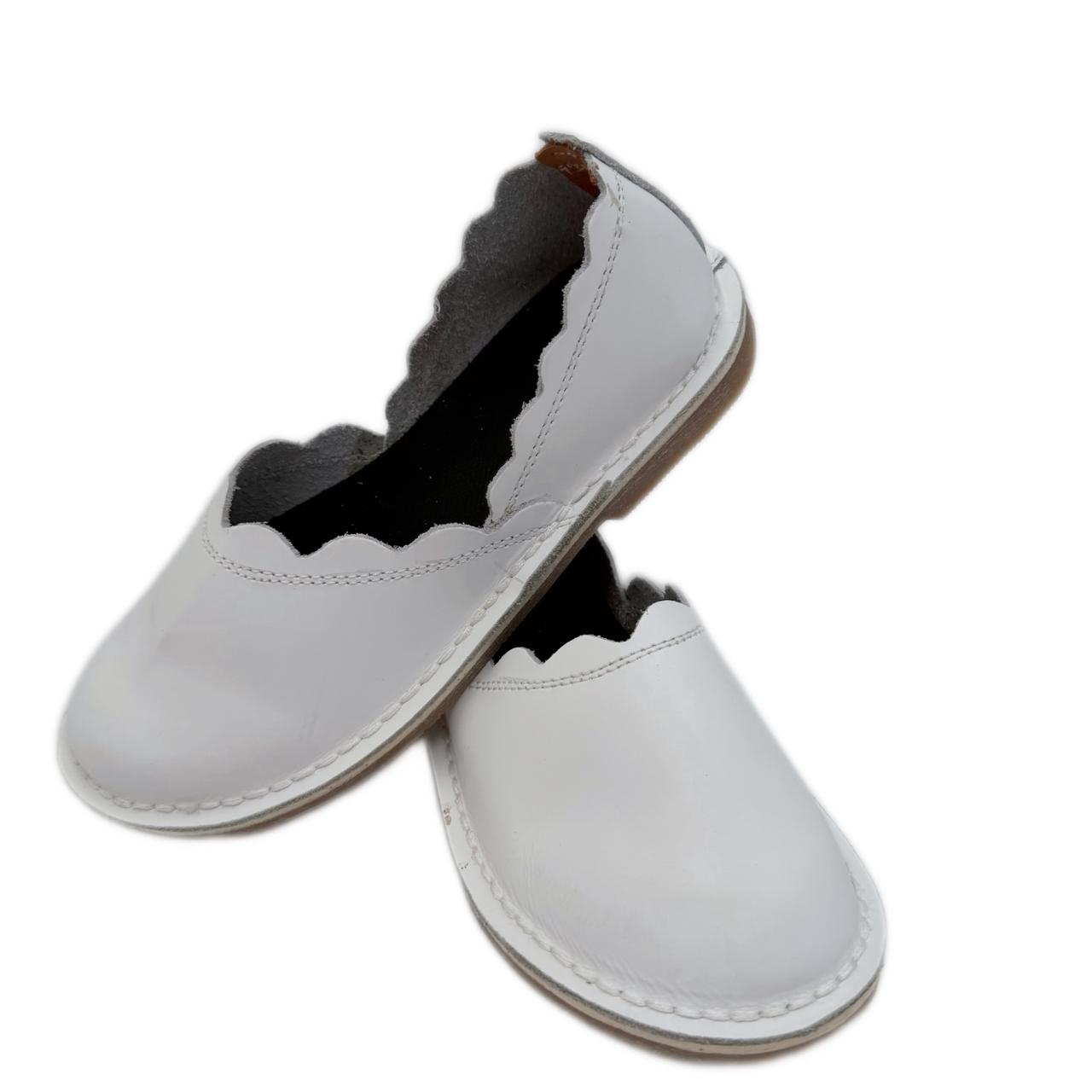 Curved Vellie Pumps
