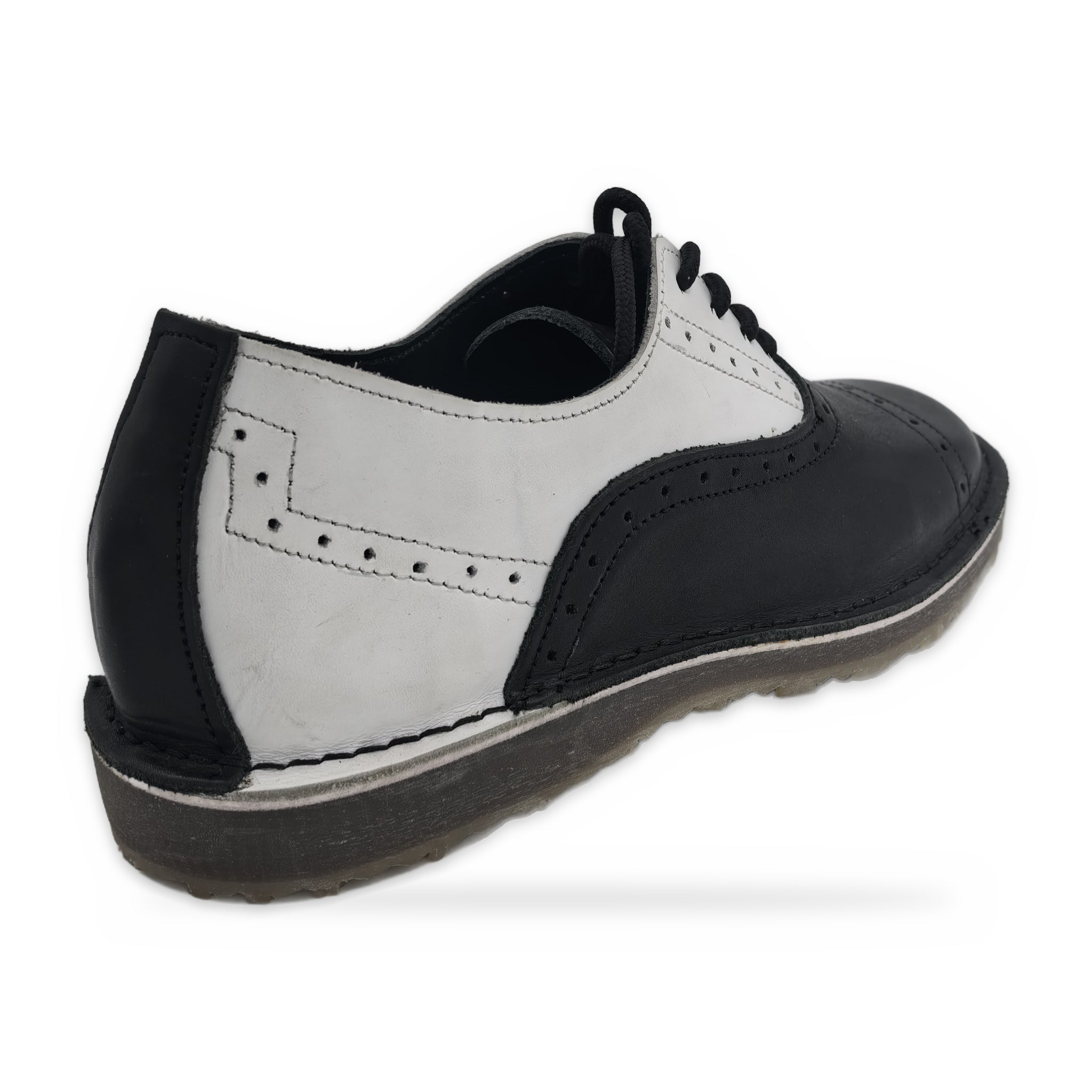 Two-Tone Saddle Lace-Ups – Black & White